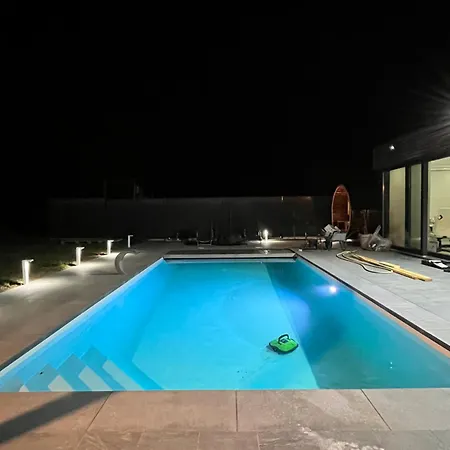 Villa Piscine Chauffee, Jacuzzi Et Sauna Mouscron
